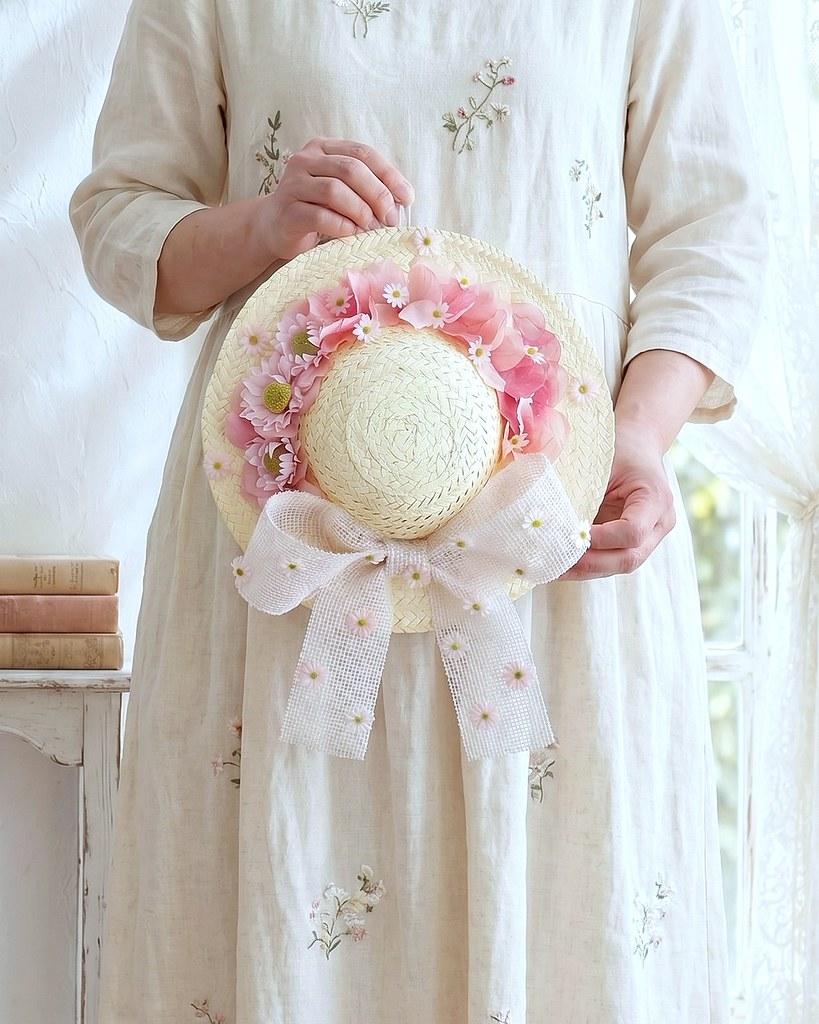 【初夏の壁飾り】 ピンク紫陽花と小花の麦わら帽子リース ❁ 大人可愛いフレンチカントリーインテリア｜受注制作 | 3枚目