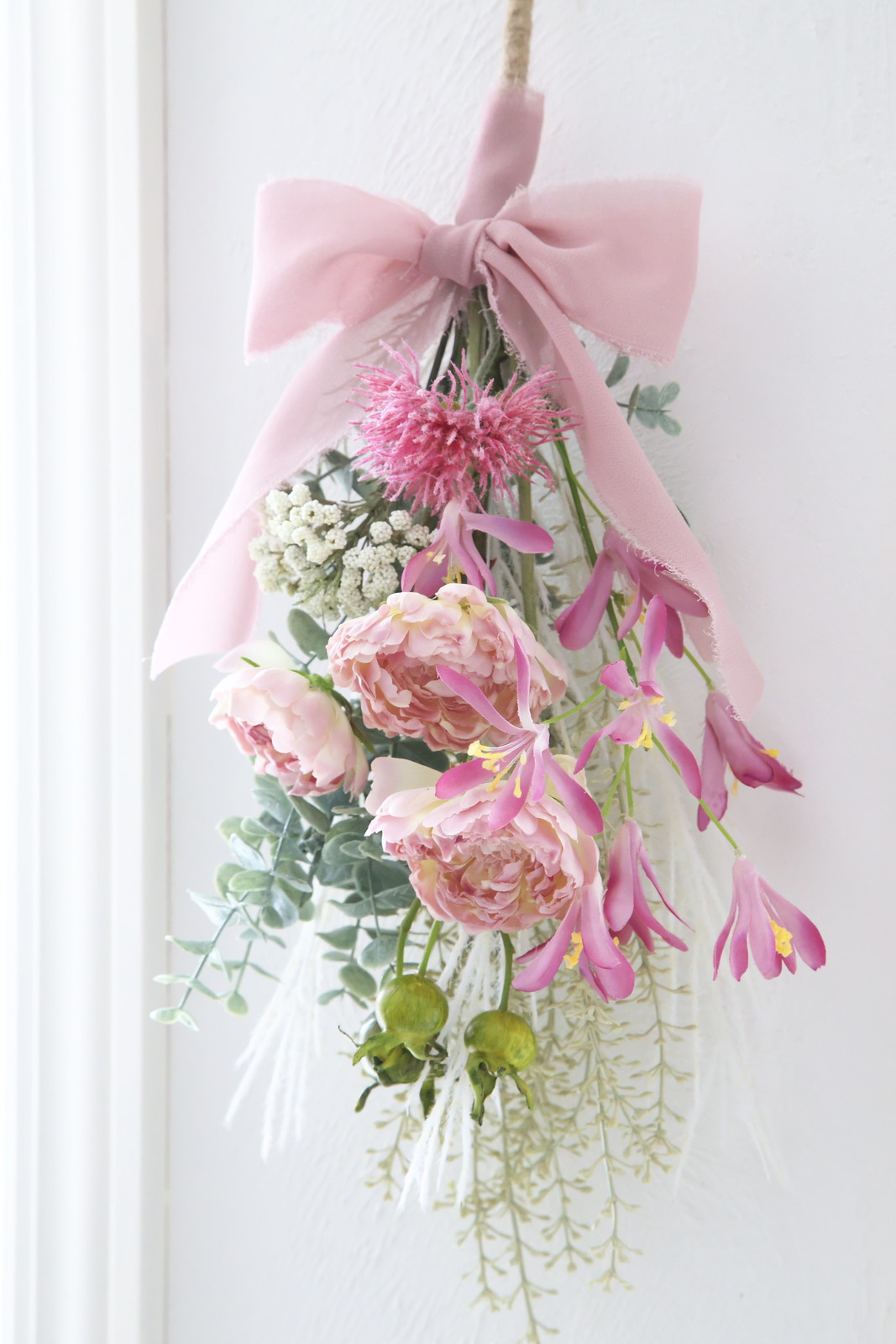 春ピンク》ラナンキュラスのスワッグ | el flowers online shop